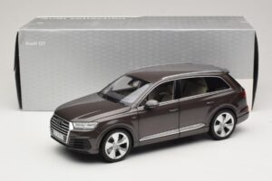 Audi Q7 4M Argus Brown Minichamps 1:18 5011407615 Metall — bild 8 av 8