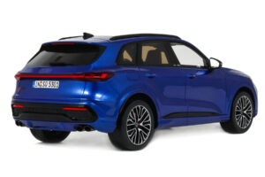 Audi SQ5 FY TFSI Ultra Blå Otto 1:18 OT1281 Resin — bild 2 av 5