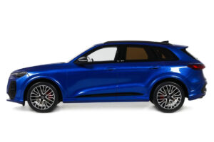 Audi SQ5 FY TFSI Ultra Blå Otto 1:18 OT1281 Resin — bild 3 av 5