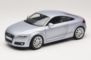 Audi TT 8N Silverblue Metallic Minichamps 1:18 100015020 Metall