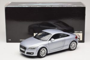 Audi TT 8N Silverblue Metallic Minichamps 1:18 100015020 Metall — bild 8 av 8