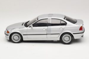 BMW 3-Series E46 6-Cylinder Silver UT Models 1:18 20512 Metall — bild 3 av 6