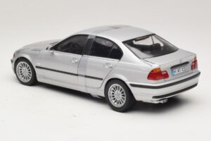 BMW 3-Series E46 6-Cylinder Silver UT Models 1:18 20512 Metall — bild 5 av 6