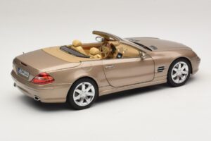 Mercedes SL500 R230 Travertine Beige Norev 1:18 183843 Metall — bild 3 av 9