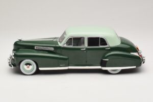 Cadillac Fleetwood Series 60 Special Grön MCG 1:18 MCG18657 Metall — bild 3 av 6