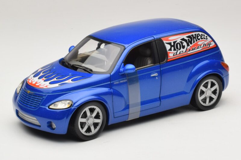 Chrysler PT Cruiser Leverans Blå Hot Wheels 1:18 29616 Metall