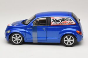 Chrysler PT Cruiser Leverans Blå Hot Wheels 1:18 29616 Metall — bild 3 av 7