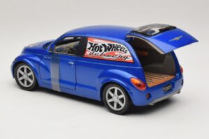 Chrysler PT Cruiser Leverans Blå Hot Wheels 1:18 29616 Metall — bild 4 av 7