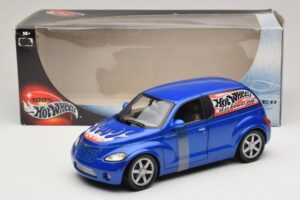 Chrysler PT Cruiser Leverans Blå Hot Wheels 1:18 29616 Metall — bild 7 av 7