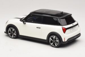 Mini Cooper S F66 Nanuq White Metallic Otto 1:18 OT1245 Resin — bild 5 av 6