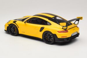 Porsche 911 GT2 RS 991.2 Nurburgring Lap Record Gul GT Spirit 1:18 GT972 Resin — bild 5 av 6