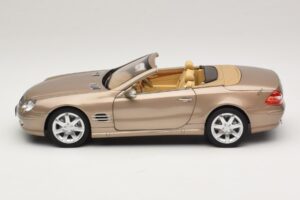 Mercedes SL500 R230 Travertine Beige Norev 1:18 183843 Metall — bild 5 av 9
