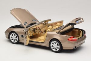 Mercedes SL500 R230 Travertine Beige Norev 1:18 183843 Metall — bild 6 av 9