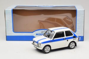 Fiat 126 Castrol Livery Vit Blå MCG 1:18 MCG18666 Metall — bild 6 av 6