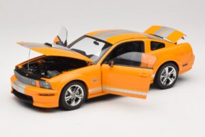 Ford Mustang GT S197 Grabber Orange Metallic AUTOart 1:18 73117-A1 Metall — bild 2 av 8
