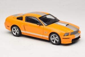 Ford Mustang GT S197 Grabber Orange Metallic AUTOart 1:18 73117-A1 Metall — bild 6 av 8