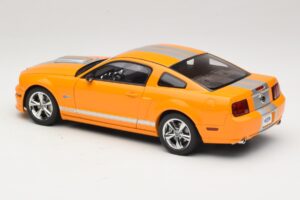 Ford Mustang GT S197 Grabber Orange Metallic AUTOart 1:18 73117-A1 Metall — bild 7 av 8