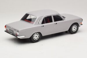 GAZ Volga GAZ-24-10 Grå MCG 1:18 MCG18016 Metall — bild 2 av 6