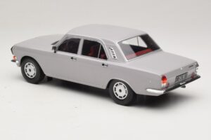 GAZ Volga GAZ-24-10 Grå MCG 1:18 MCG18016 Metall — bild 5 av 6