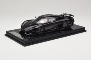 Koenigsegg Regera Svart Carbonpaket Beige Interiör FrontiArt 1:18 Koenigsegg Regera Svart Carbonpaket Beige Interiör FrontiArt 1:18 REMC042 Resin