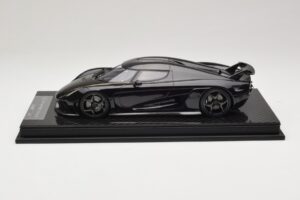 Koenigsegg Regera Svart Carbonpaket FrontiArt 1:18 F079-179 Resin — bild 3 av 7
