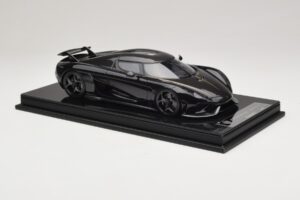 Koenigsegg Regera Svart Carbonpaket FrontiArt 1:18 F079-179 Resin — bild 4 av 7