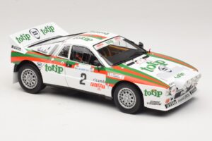 Lancia 037 #2 A. Bettega / M. Perissinot Rally San Marino 1984 Kyosho 1:18 08306F Metall — bild 6 av 8