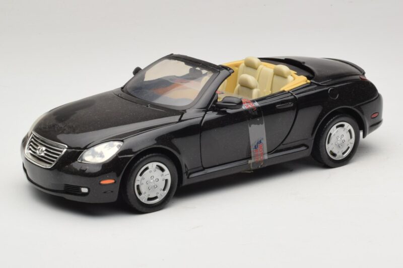 Lexus SC430 Cabriolet Svart Motormax 1:18 73119 Metall