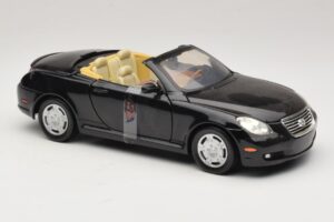 Lexus SC430 Cabriolet Svart Motormax 1:18 73119 Metall — bild 4 av 6