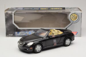 Lexus SC430 Cabriolet Svart Motormax 1:18 73119 Metall — bild 6 av 6