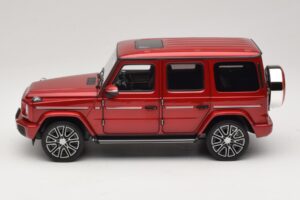 Mercedes G-Class W465 Hyacinth Red Norev 1:18 183037 Metall — bild 3 av 6