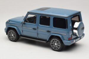Mercedes G-Class W465 Vintage Blue Norev 1:18 183034 Metall — bild 5 av 6