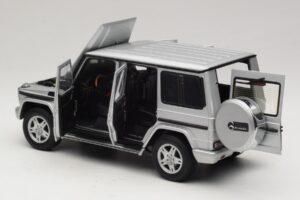 Mercedes G500 W463 LWB Återförsäljarutgåva Silver AUTOart 1:18 B66962142 Metall — bild 5 av 8