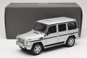 Mercedes G500 W463 LWB Återförsäljarutgåva Silver AUTOart 1:18 B66962142 Metall — bild 8 av 8
