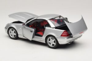Mercedes SLK230 R170 AMG Roadster Silver UT Models 1:18 26152 Metall — bild 5 av 8