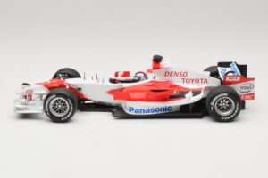 Panasonic Toyota Racing TF106 #11 J. Trulli 2006 Minichamps 1:18 AM59558L Metall — bild 3 av 7