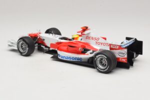 Panasonic Toyota Racing TF106 #12 R. Schumacher 2006 Minichamps 1:18 AM59557K Metall — bild 5 av 7