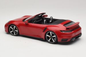 Porsche 911 992 Turbo S Cabriolet Mörkröd Minichamps 1:18 PORSCHE007 Metall — bild 5 av 6