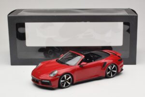 Porsche 911 992 Turbo S Cabriolet Mörkröd Minichamps 1:18 PORSCHE007 Metall — bild 6 av 6