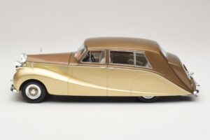 Rolls-Royce Silver Wraith Empress by Hooper Brun & Guld MCG 1:18 MCG18000 Metall — bild 3 av 6