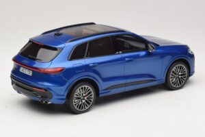 Audi SQ5 FY TFSI Ultra Blå Otto 1:18 OT1281 Resin — bild 2 av 6