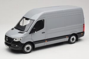 Mercedes Sprinter Grå Norev 1:18 Mercedes Sprinter Grå Norev 1:18 183042 Metall