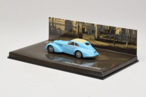 Alfa Romeo 8C 2900B Lungo Ljusblå Minichamps 1:43 436120420 Metall — bild 3 av 5