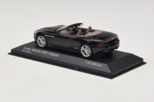 Aston Martin DBS Volante Svart Metallic Minichamps 1:43 400137930 Metall — bild 3 av 4