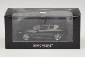 Aston Martin DBS Volante Svart Metallic Minichamps 1:43 400137930 Metall — bild 4 av 4