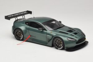 Aston Martin V12 Vantage GT3 Grön AUTOart 1:18 81306 Metall — bild 4 av 6