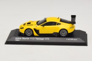 Aston Martin V12 Vantage GT3 Gul Minichamps 1:43 437121391 Metall