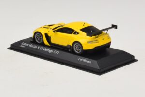 Aston Martin V12 Vantage GT3 Gul Minichamps 1:43 437121391 Metall — bild 3 av 4