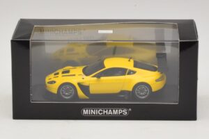 Aston Martin V12 Vantage GT3 Gul Minichamps 1:43 437121391 Metall — bild 4 av 4