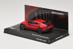 Aston Martin V12 Zagato Röd Minichamps 1:43 437137220 Metall — bild 3 av 5